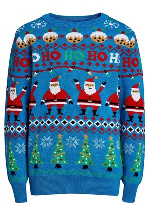 Niebieski sweter świąteczny z powtarzającymi się wzorami Mikołaja, choinek, płatków śniegu, świątecznych puddingów i napisu "HO HO HO".