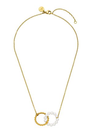 Goldene Halskette mit Anhänger aus zwei verbundenen Kreisen, einer mit goldfarbenen Perlen und einer mit weißen Perlen, verstellbarer Verschluss mit Markenanhänger.