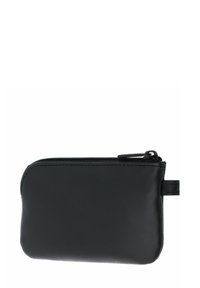 Portefeuille noir zippé en cuir lisse, avec une forme rectangulaire mince et une petite étiquette en tissu sur le côté.