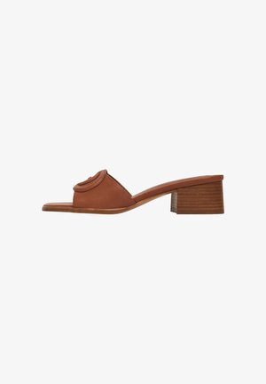 Guess, CIABATTINE SANDALI GUESS - Ciabattine con tacco - brown