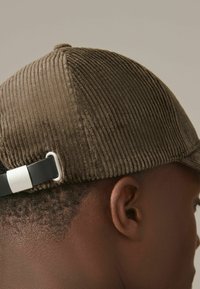 Next REGULAR FIT - Cap - olive green
