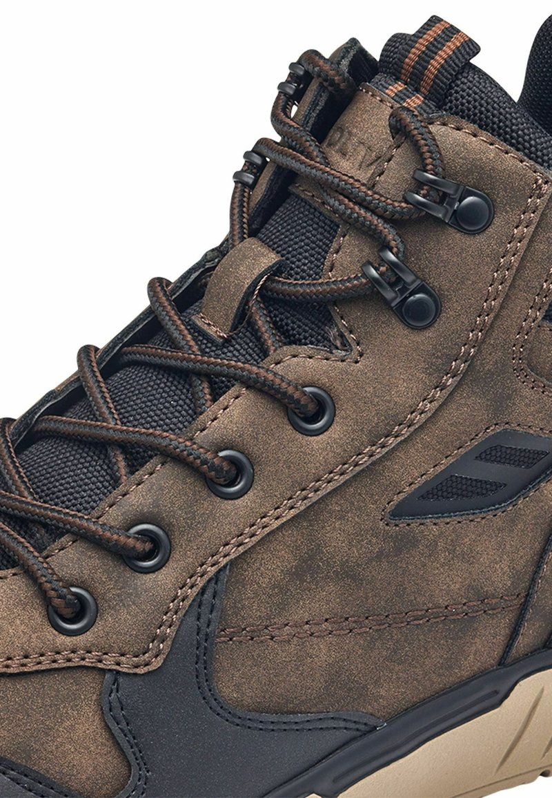 Brauner Wanderschuh mit synthetischem Obermaterial, strukturiertem Material, schwarzen Mesh-Akzenten, strapazierfähigen Schnürsenkeln und verstärkten Ösen. Gummisohle.