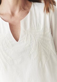 TATUUM Blouse - off white