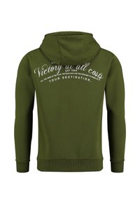 Felpa verde oliva con una grande scritta bianca stampata sul retro. Presenta un cappuccio con cordino e polsini e orlo a costine. Design e consistenza semplici.