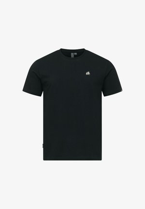 Schwarzes T-Shirt mit kurzen Ärmeln und Rundhalsausschnitt, auf der linken Brust befindet sich eine kleine weiße Rollerstickerei sowie ein seitliches Etikett in der Nähe des Saums.