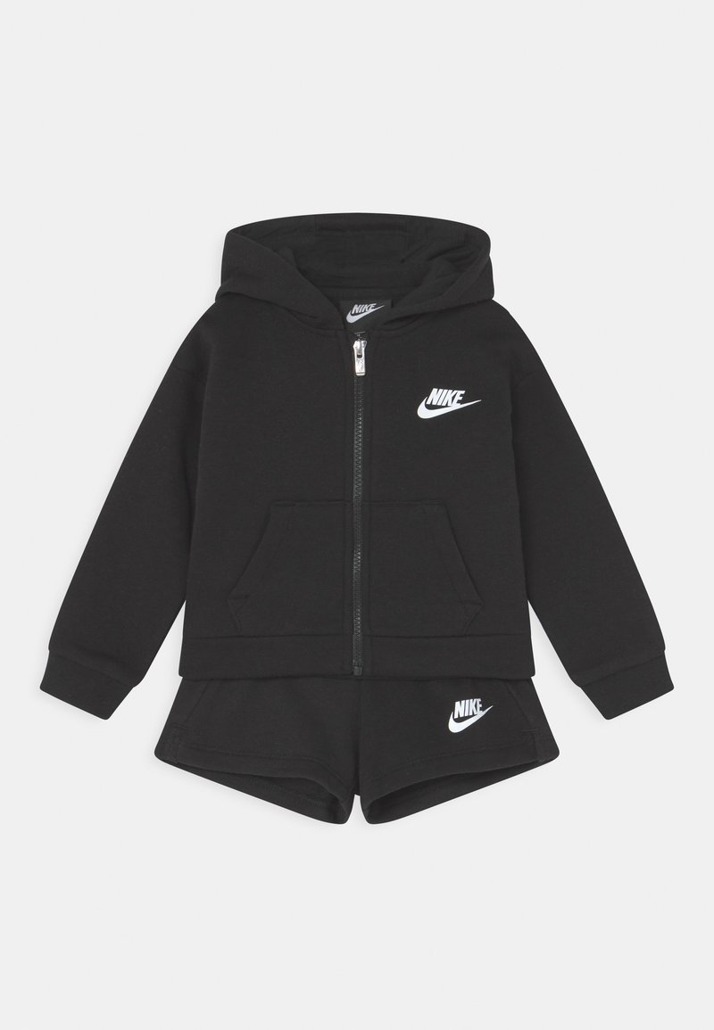 Nike Sportswear Shorts zwart