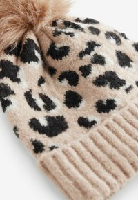 Next POM  - Huer - animal