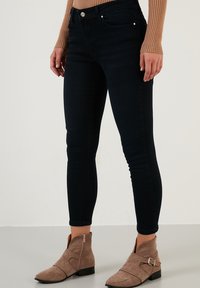 LELA Vaqueros pitillo - navy blue