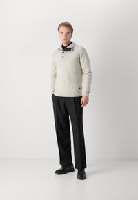 Barbour ESSENTIAL PATCH JUMPER - Trui - pearl