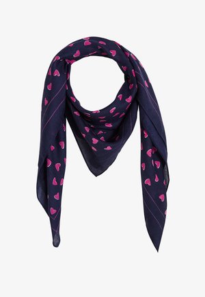 Écharpe bleu marine avec des motifs de cœurs roses, pliée en forme triangulaire avec des extrémités pointues qui pendent.