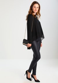 Kaffe KAADA - Leggings - Calças - midnight marine