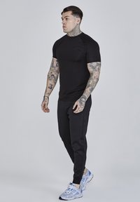 SIKSILK MUSCLE FIT  - T-shirt basic - black