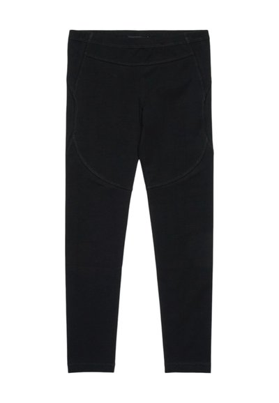 Leggings noirs en tissu extensible, avec une texture lisse, un design ajusté et des détails de couture courbes sur les côtés.