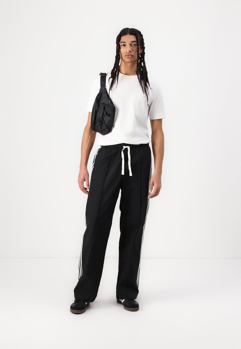 adidas Originals PANT - Teplákové kalhoty - black/ivory