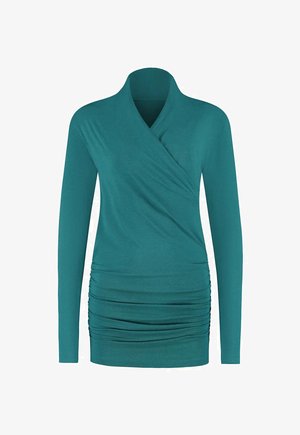 Türkisfarbene Langarm-Wickelbluse mit gerafften Details an der unteren Vorderseite und einem hohen, gefalteten Kragen.