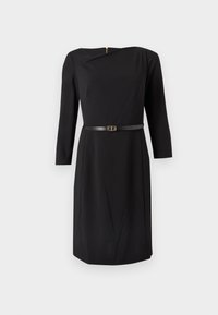 Robe noire à manches longues, coupe ajustée et encolure arrondie. Comprend une ceinture noire fine avec une boucle dorée et une fermeture éclair au dos.