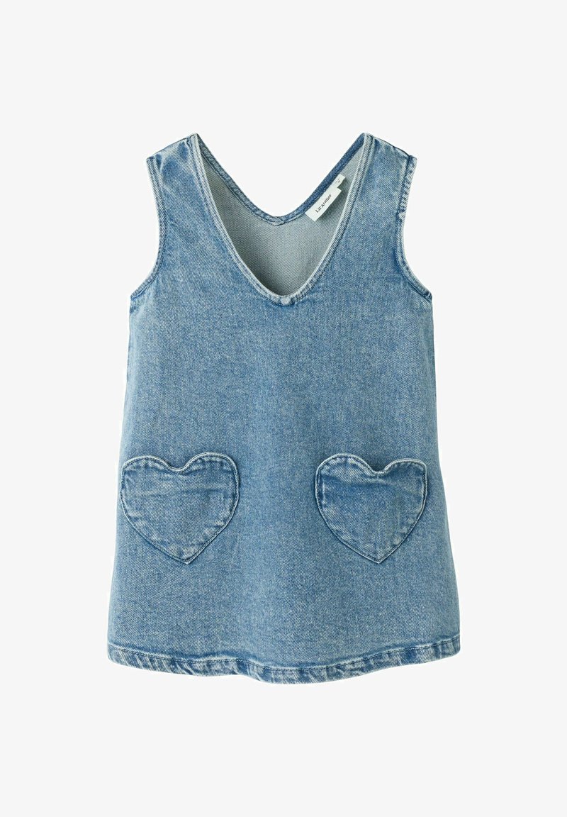 Džinsa bezroku kleita, gaiši zila, V veida izgriezums, ar divām sirds formas kabatām. Vienkāršs dizains ar redzamām šuvju detaļām.