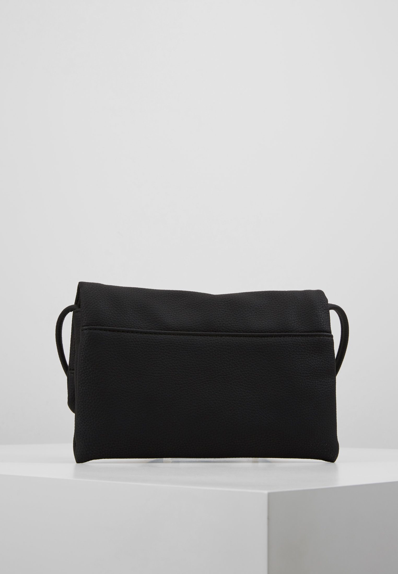 Tamaris LOUISE CROSSBODY BAG Skulderveske black Zalando.no Tamaris LOUISE CROSSBODY BAG Skulderveske black Zalando.no