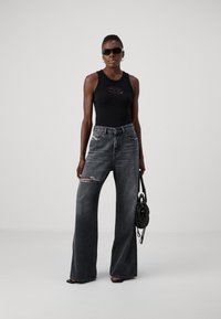 Diesel 1996 D-SIRE - Platėjantys džinsai - 02