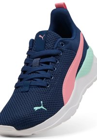 Marineblaue Laufensohle aus Mesh mit rosa- und mintfarbener Akzentuierung, weißer Sohle, strukturiertem Obermaterial und charakteristischem Logo an der Seite.