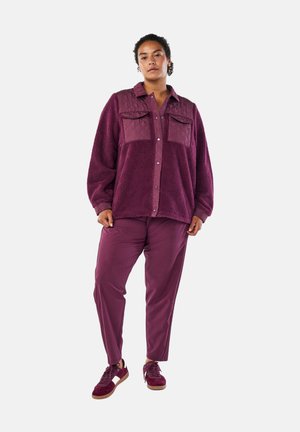 LEICHTE MIT TASCHEN - Pantaloni sportivi - grape wine