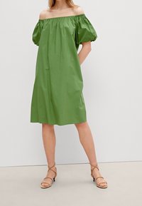 comma Vestido informal - green