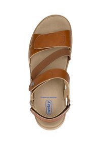 Bruine leren sandalen met verstelbare riemen, een gevoerd voetbed en een rubberen zool. Het ontwerp kenmerkt zich door een combinatie van stevige en getextureerde materialen.