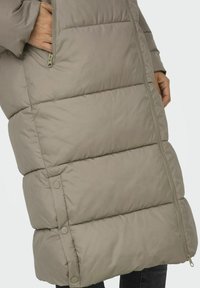 ONLY MONTANA LIFE PUFFER NOOS OTW - Abrigo de invierno - silver mink