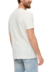 s.Oliver MIT SINALCO - T-shirt print - weiß