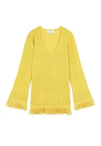 Geel gebreid sweater met een diepe V-hals, lange klokmouwen en franjes aan de onderkant. Heeft textuurpatronen op de mouwen en onderkant.