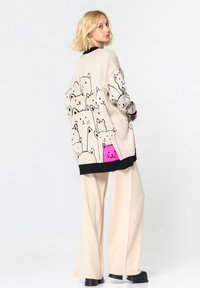 Cesare Gaspari Maglione - beige black