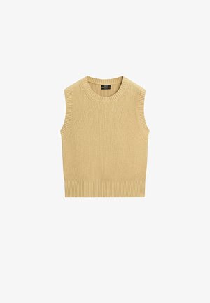 Beige strikket ærmeløs sweatervest med ribbet rund halsudskæring, armhuler og kant, vist på en hvid baggrund.