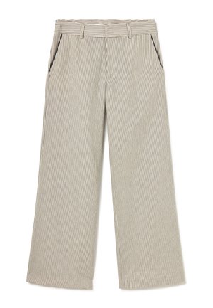 Pantalones beige de pierna ancha con delgadas rayas verticales negras, trabillas para cinturón y bolsillos laterales, extendidos sobre un fondo blanco.