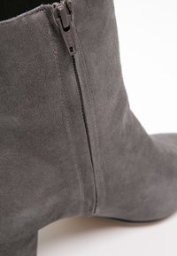 Dune London Botki