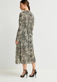 Next TIE SLEEVE BELTED MIDI - REGULAR FIT - Marškininė suknelė - monochrome abstract print