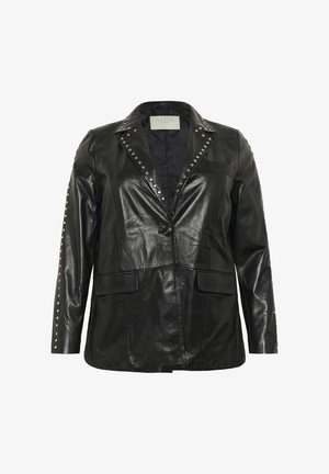 Blazer in pelle nera con un bottone, reverse affilati e borchie argentate lungo il colletto e le maniche. Dotato di due tasche frontali.
