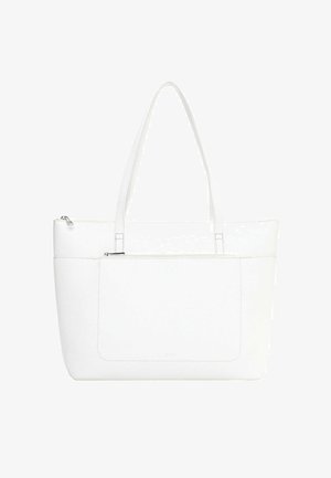 Borsa a mano in pelle bianca con manici lunghi, una tasca frontale con cerniera e una chiusura superiore con cerniera, mostrata su uno sfondo bianco semplice.