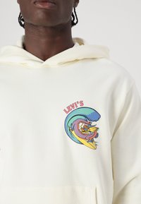 Levi's® THE AUTHENTIC HOODIE - Majica s kapuljačom - off white