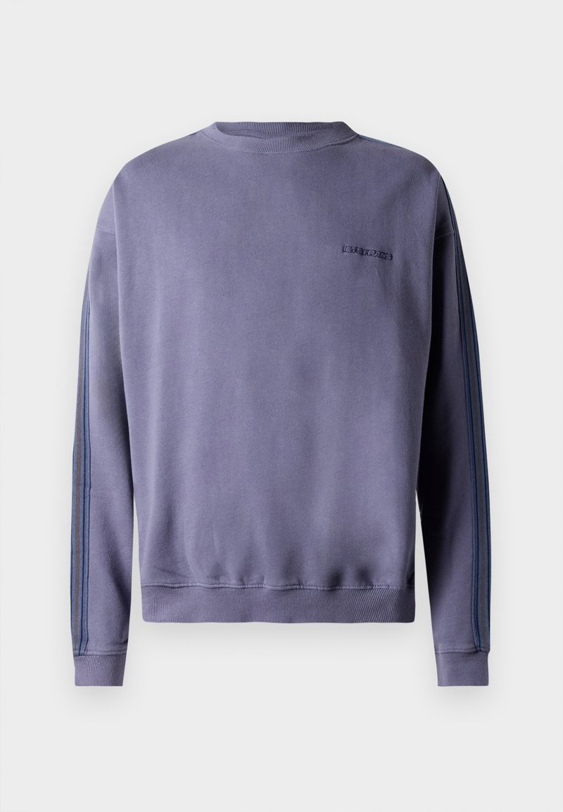 Paarse sweatshirt met lange mouwen, geribde manchetten en zoom, met zijstrepen in een donkerdere blauwtint en een klein logo op de achterkant.
