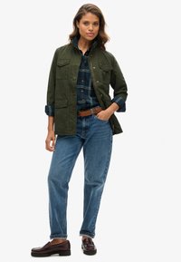 Superdry & Co TROPEZ oliwkowy