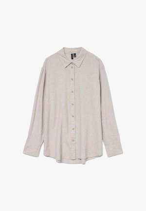 Světle růžová košile s dlouhým rukávem, límečkem, předním zapínáním na knoflíky, volným střihem a strukturovanou tkaninou. Vhodná pro každodenní nošení.