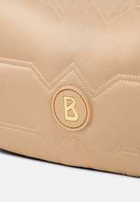 Thumbnail Image 5