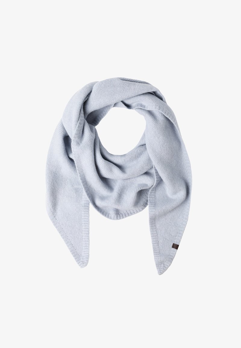 Eșarfă albastru deschis, confecționată dintr-un material moale, având o formă triunghiulară, textură netedă și cusături vizibile pe margini.