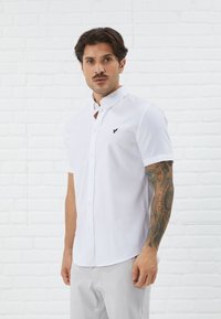Pier One - SHORT SLEEVE OXFORD - Shirt - white Thumbnail Image 1