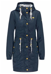 Parka imperméable bleu marine avec capuche, équipées de boutons jaunes et de cordons de serrage, poignets élastiques et une taille légèrement froncée pour une meilleure silhouette.