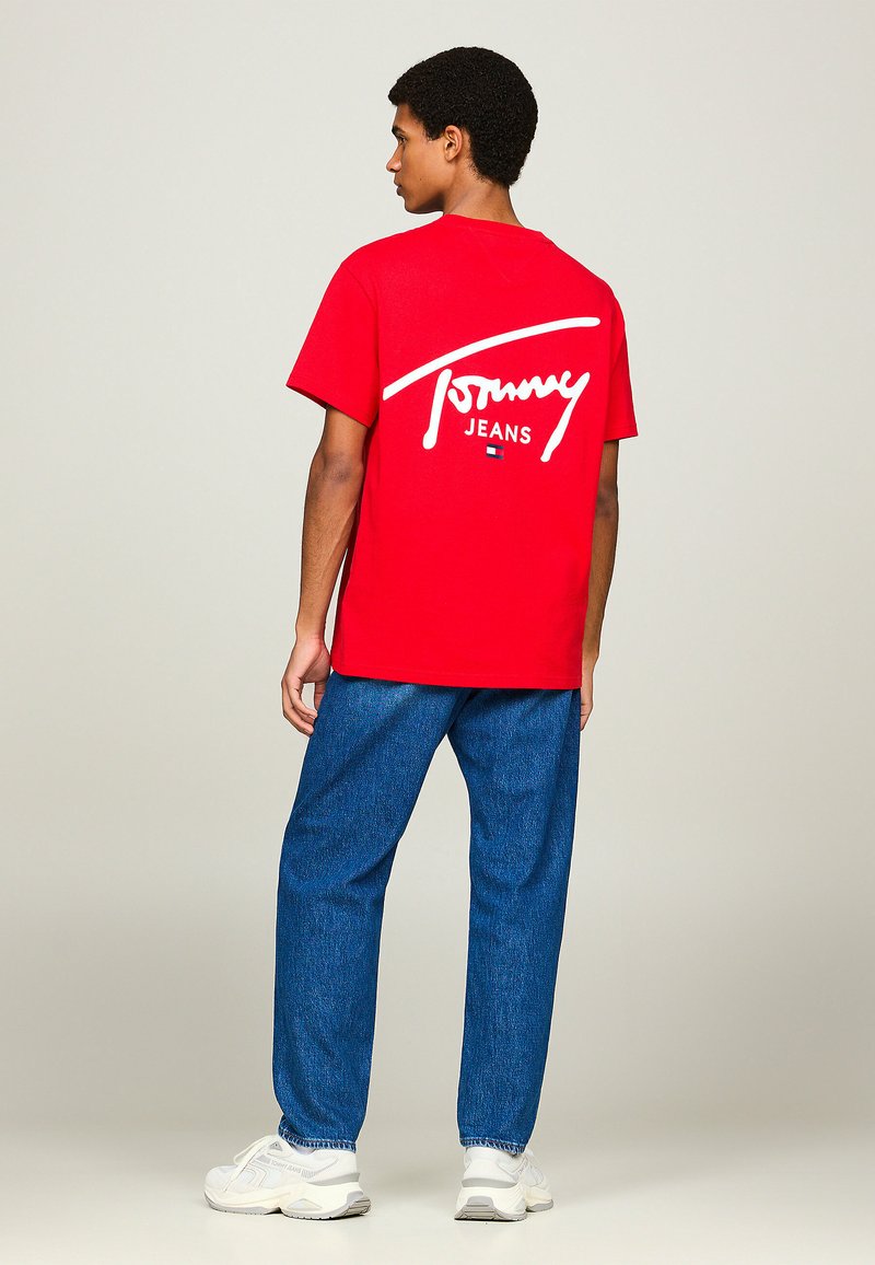 Signature Tee Crimson