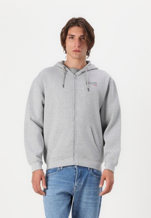 Grijze hoodie met ritssluiting, gemaakt van fleece materiaal, met een capuchon met trekkoord, twee voorzakken en een klein logo op de linkerborst.