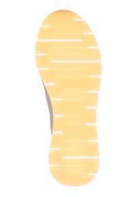 Schuhsohle mit einer gelben Gummibasis, die weiße Linien und Rillen aufweist, ergänzt durch einen strukturierten braunen oberen Rand für Halt und Traktion.