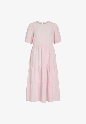 Lyserød, kortærmet, lagdelt midi-kjole med rund halsudskæring og knaplukning bagpå.