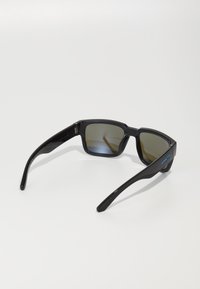 Arnette SAMHTY - Sončna očala - black matte/shiny